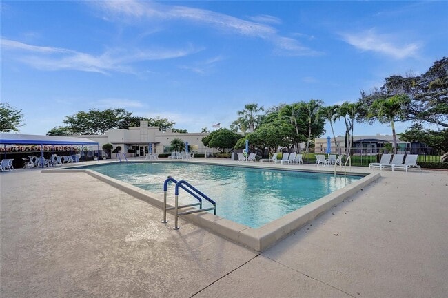 Building Photo - 18731 Stewart Cir