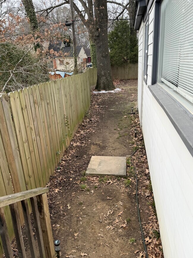 Building Photo - 1159 Echles St