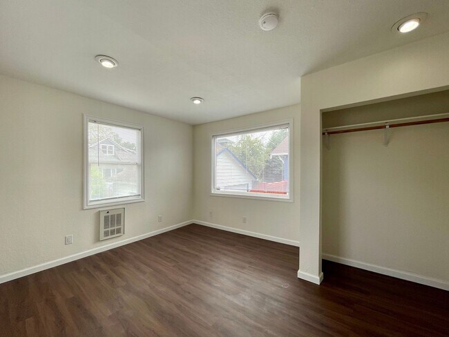Building Photo - Great Home For Rent