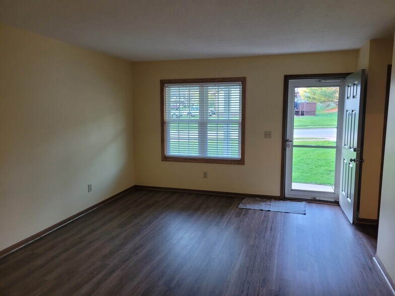 Living Room - 890 Postiy St NW