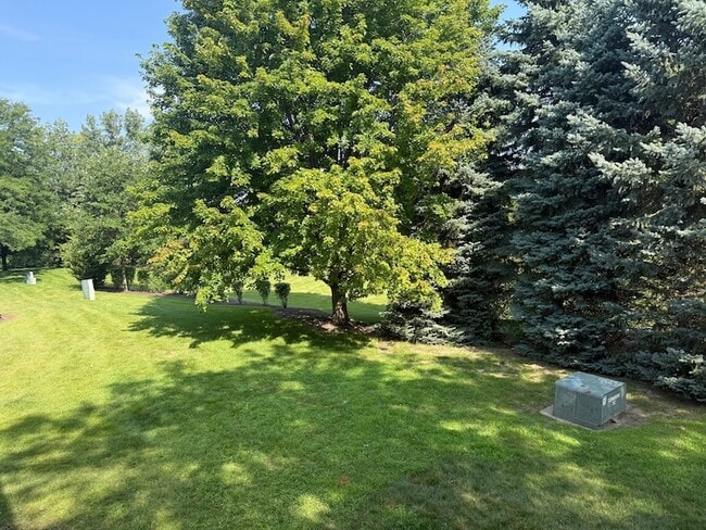 Building Photo - 2250 Stoughton Dr