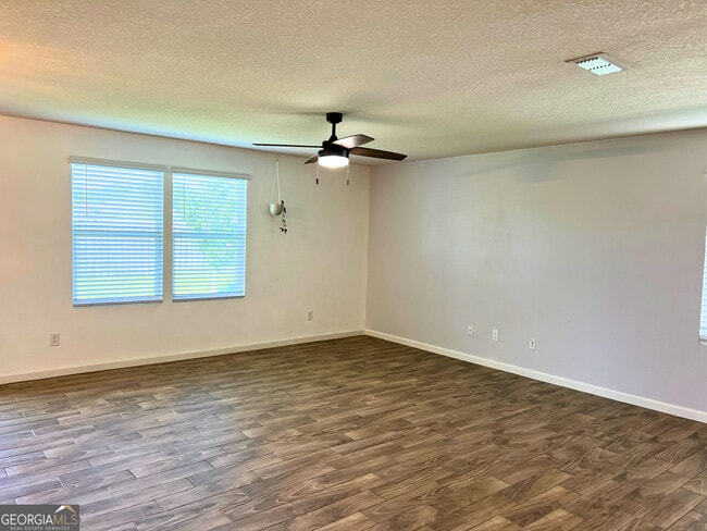 Building Photo - 204 Hayworth Ct