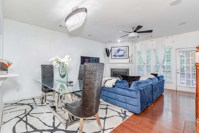 Building Photo - 2345 Limehurst Dr