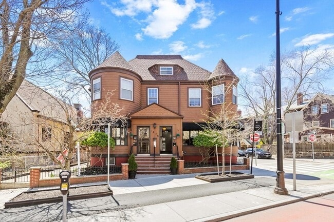Building Photo - 1426 Cambridge St