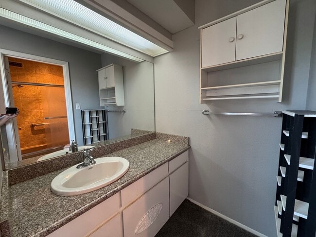 Building Photo - All Utilities Included! Condo in Winrock Villas