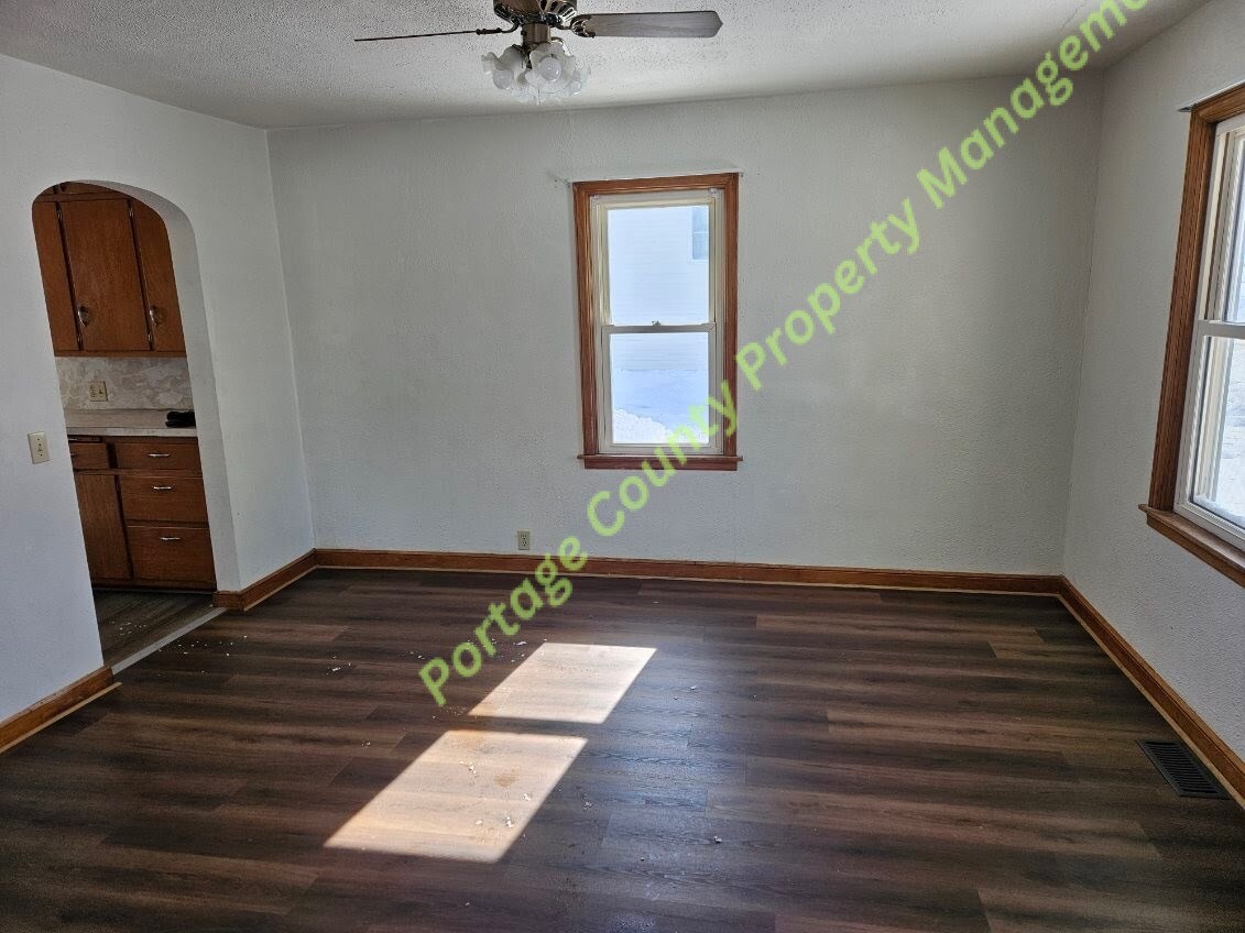 Building Photo - 200 S Pacific St