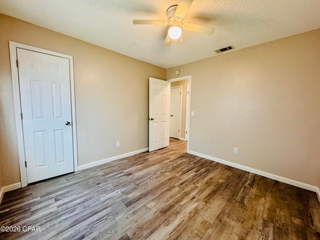 Building Photo - 163 Lauren Ln