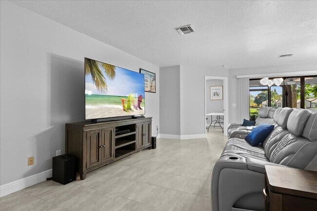 Building Photo - 400 Crosswinds Dr