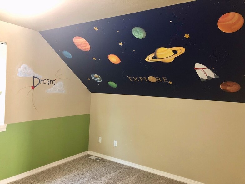 Building Photo - First Floor Master!!