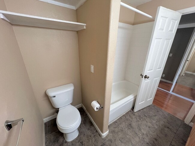 Building Photo - Prime Petaluma 3-Bedroom, 2.5-Bath Home Near Shopping & Amenities