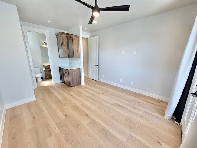 Building Photo - 3134 Blue Heron Dr