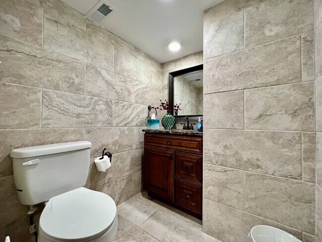 Building Photo - Executive home in West Chester Game Room Hot Tub