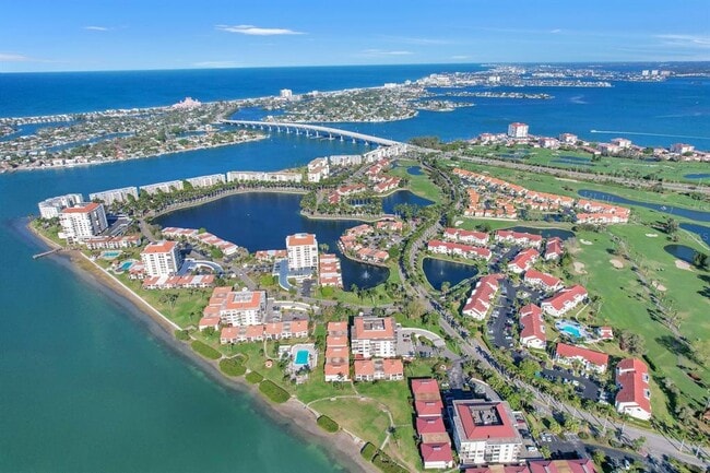 Building Photo - 6295 Bahia Del Mar Cir