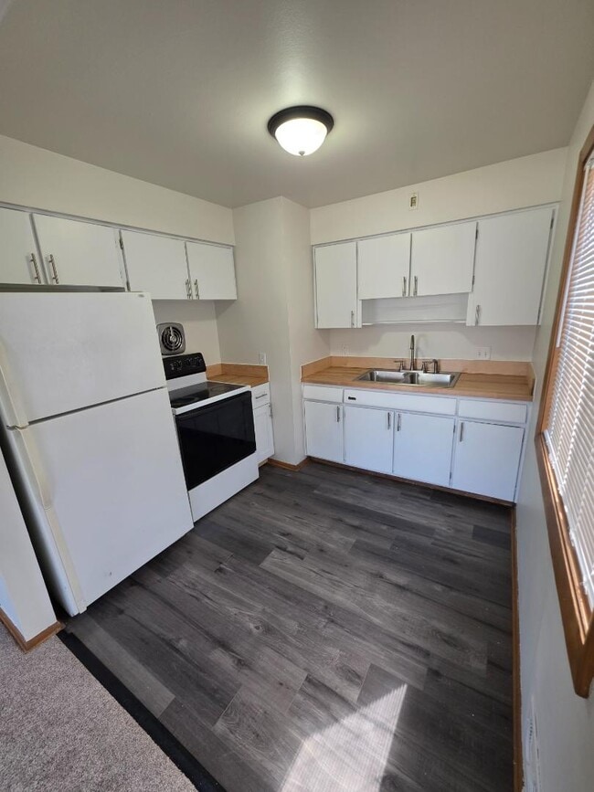 Building Photo - 8641 W Lapham St