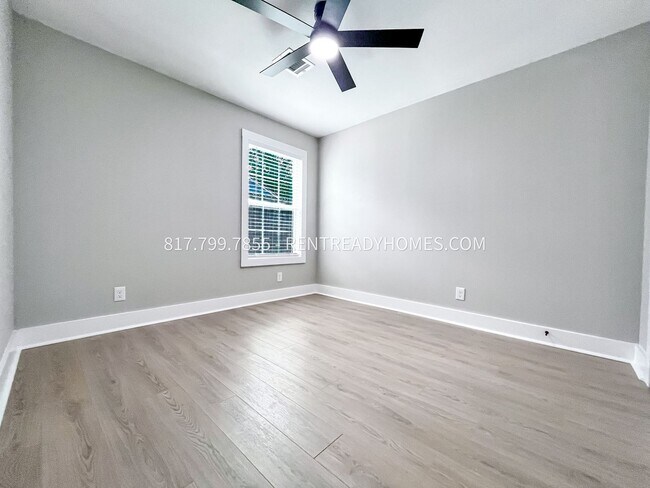 Building Photo - 5022 Hull St