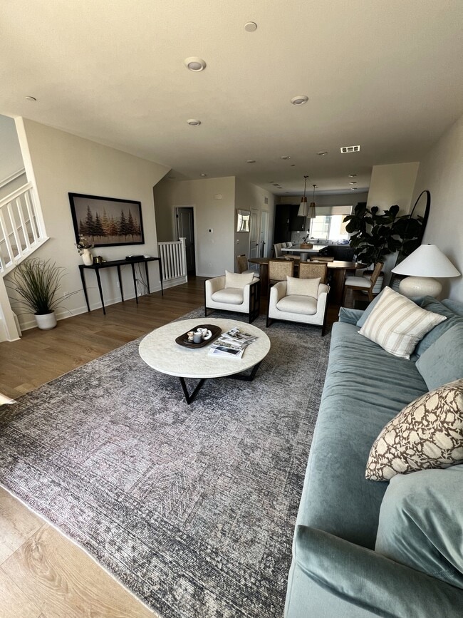 Building Photo - 1233 Sunrise Vw