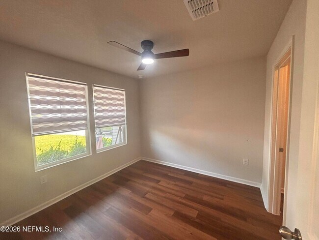 Building Photo - 45287 Red Brick Dr