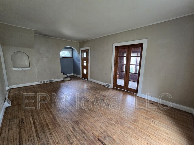 Building Photo - 511 S Frederick Ave