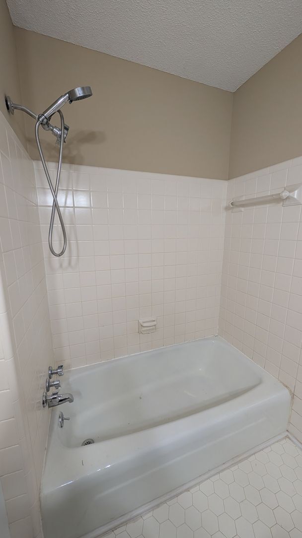 Building Photo - Spacious 4BR Home in Gardendale – Flexible Layout & Massive Backyard!