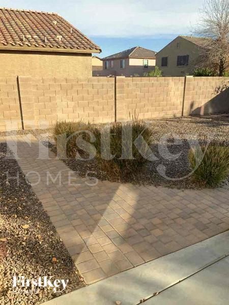 Building Photo - 18021 W Sunnyslope Ln