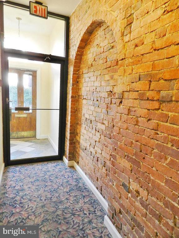 Building Photo - 2120 N St NW