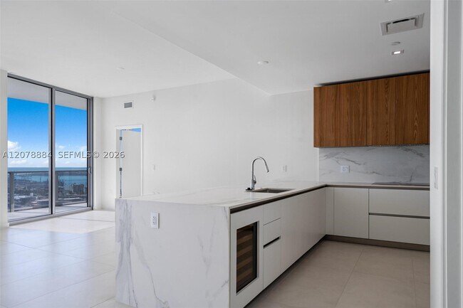 Building Photo - 1400 Biscayne Blvd
