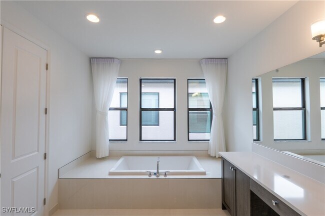 Building Photo - 12710 Caballo Ct