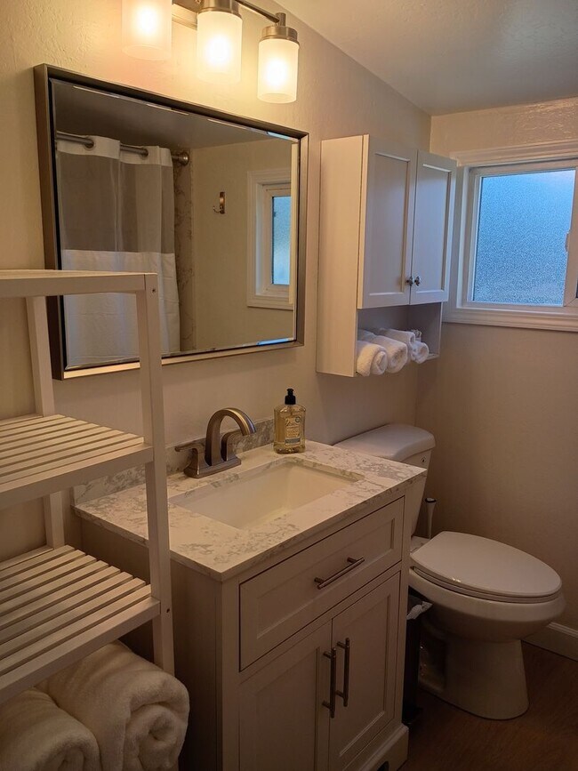 Building Photo - Fully Furnished Gem. Truly Turn-Key Living!