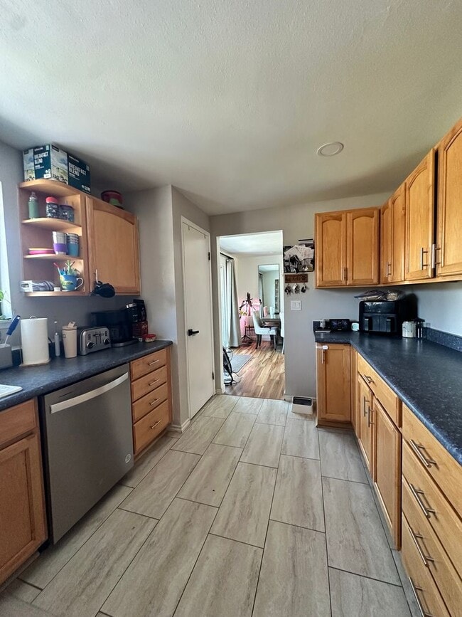 Building Photo - Gorgeous single- family home with Detached...