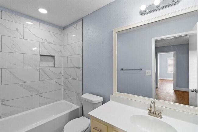 Building Photo - Affordable 5BD/2BA single-family house!
