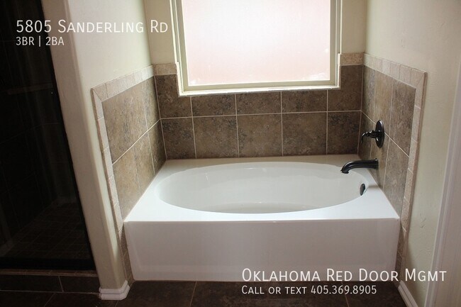 Building Photo - 5805 Sanderling Rd