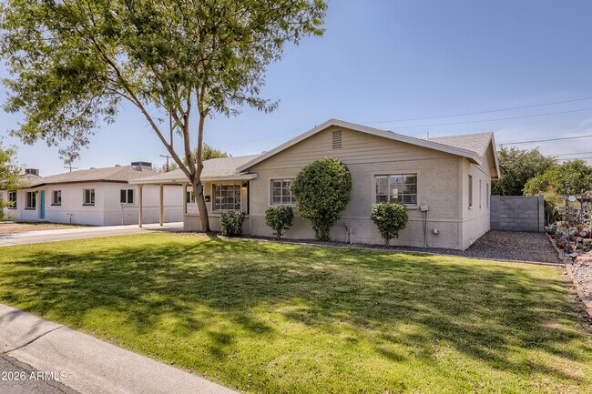 Building Photo - 2405 W Citrus Way