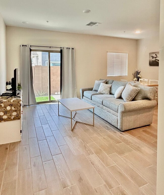 Building Photo - 7508 S 75th Dr
