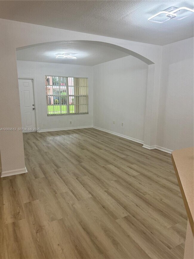 Building Photo - 1109 Belmont Ln