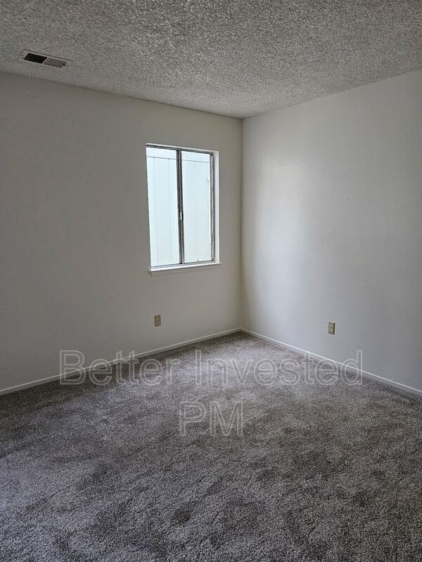 Building Photo - 304 Cooper Ln