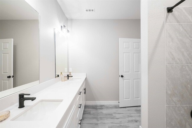 Building Photo - 2101 Reinke Rd