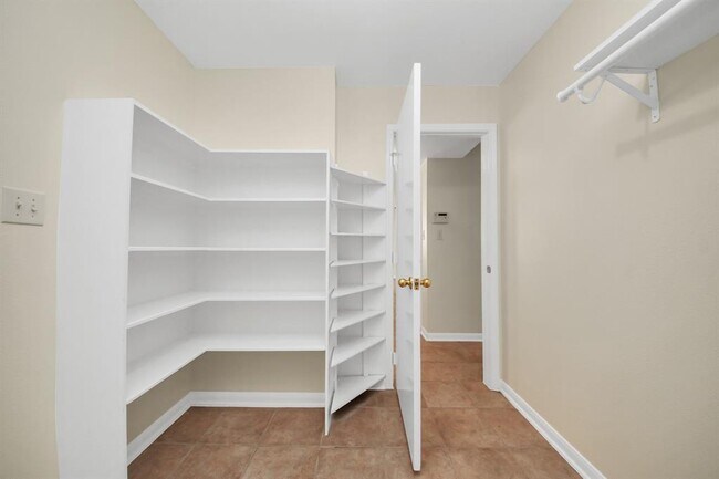 Building Photo - 17111 Plaistow court
