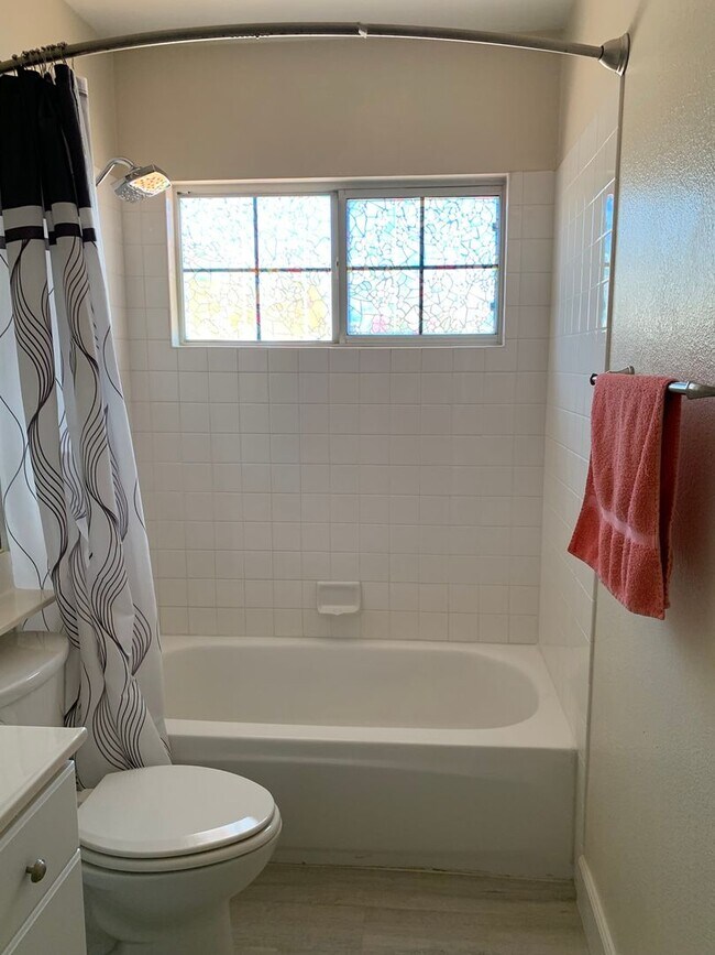 Building Photo - Great Home Single story home in Green Vall...