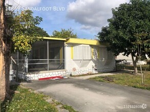 Building Photo - Beautiful 2/2 with large fence yard Mobile...