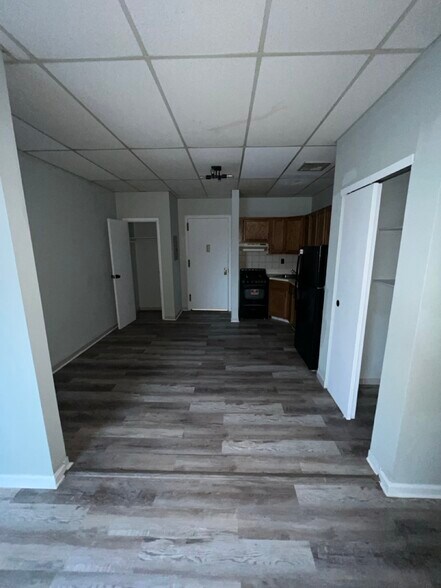 Building Photo - 308 Maple Ave