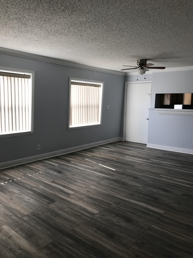 Building Photo - 1000 S Semoran Blvd