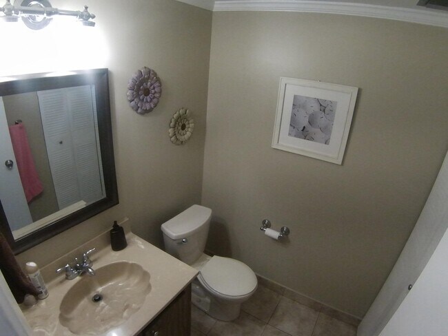 Building Photo - 22 Capri Dr