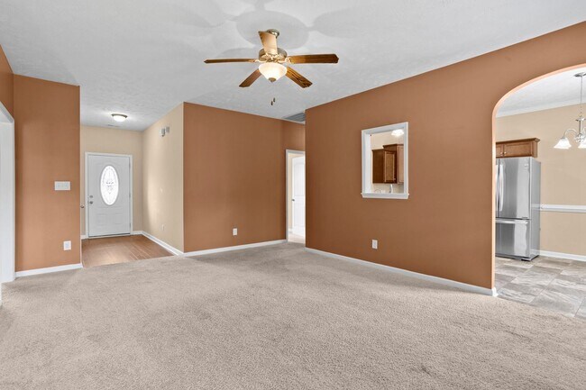 Building Photo - 215 Classy Ct