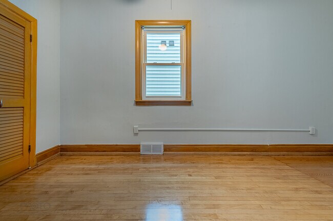 Building Photo - 3821 N Whipple St