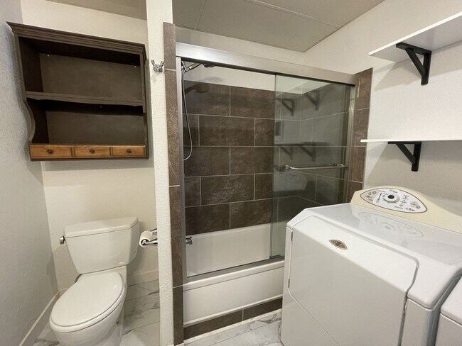 Building Photo - foulc01