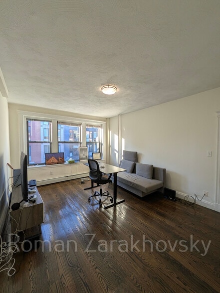 Building Photo - 74 Brainerd Rd