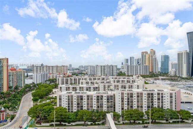 Building Photo - 300 Sunny Isles Blvd