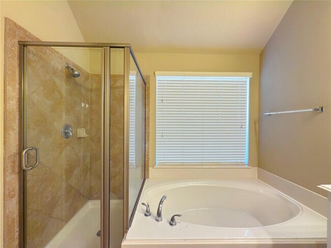 Building Photo - 11007 Witherspoon Dr