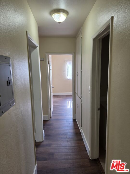 Building Photo - 754 E 84th Pl