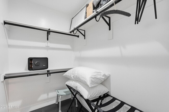 Building Photo - 2812 N 71st Pl